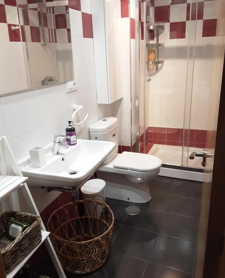 Apartamento Cine Colon 2 Ribadeo Exteriör bild